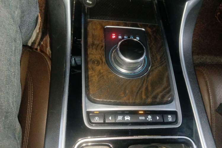 Used Jaguar XFL 2017 XFL 2.0T 240PS Luxury Edition Gear Lever