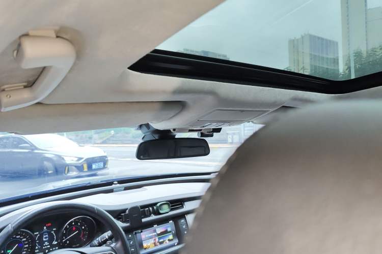 Used Jaguar XFL 2017 XFL 2.0T 200PS Elite Edition Headliner