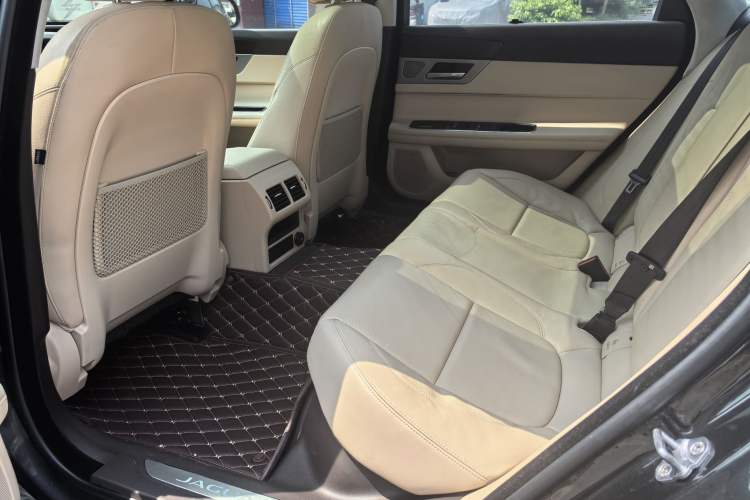Used Jaguar XFL 2017 XFL 2.0T 200PS Elite Edition Interior 5