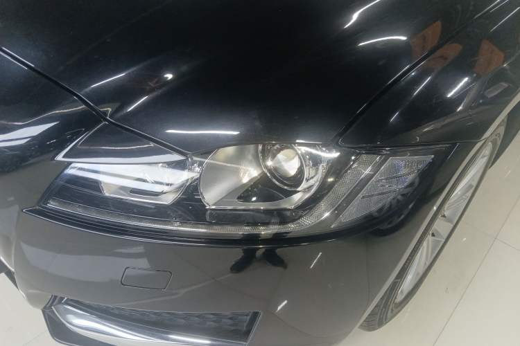 Used Jaguar XFL 2017 XFL 2.0T 240PS Luxury Edition Left Front Headlight