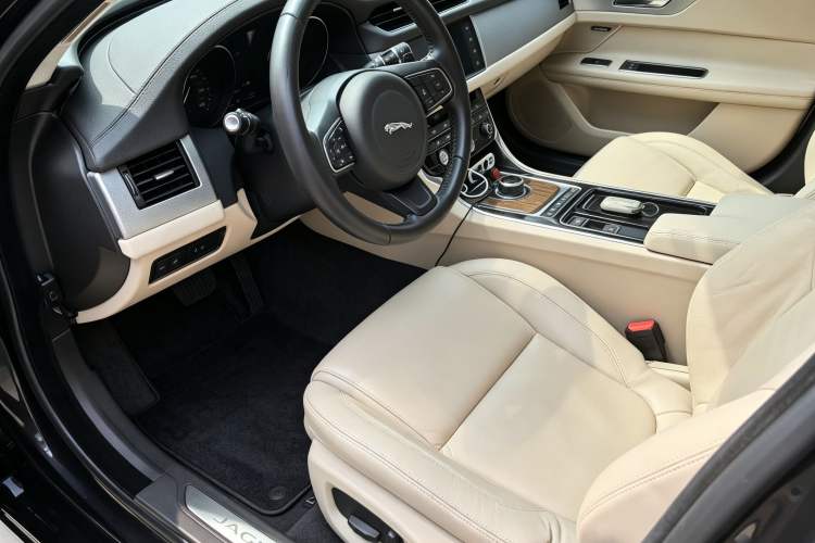 Used Jaguar XFL 2017 XFL 2.0T 200PS Elite Edition Left Front Seat