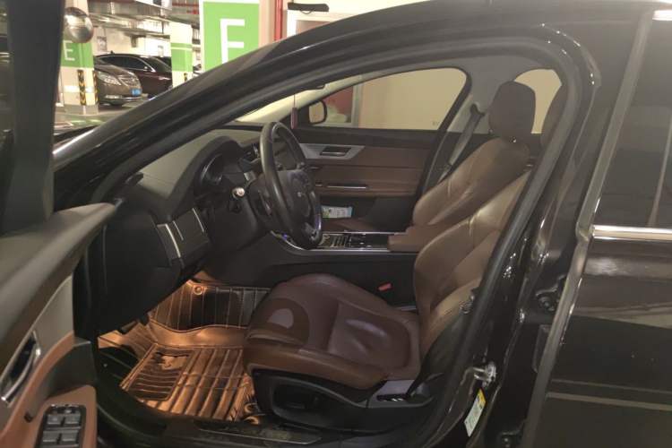 Used Jaguar XFL 2017 XFL 2.0T 200PS Luxury Edition Left Front Seat