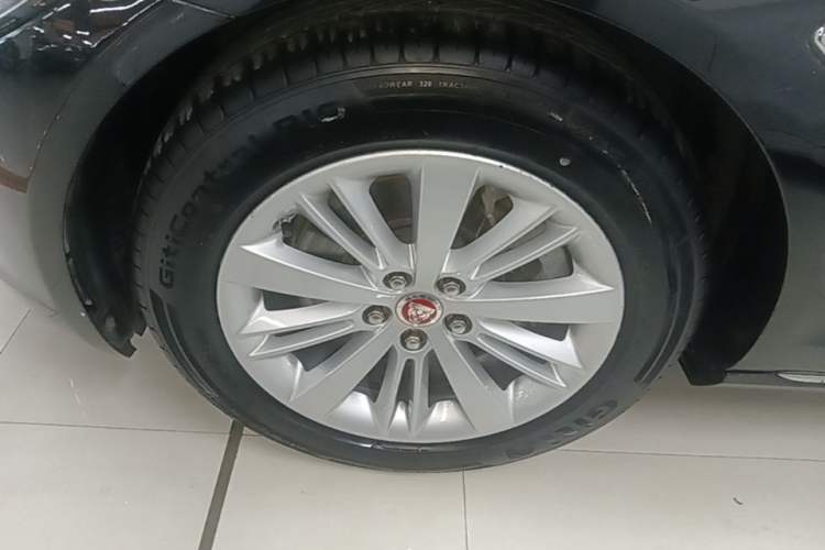 Used Jaguar XFL 2017 XFL 2.0T 240PS Luxury Edition Left Front Wheel Hub