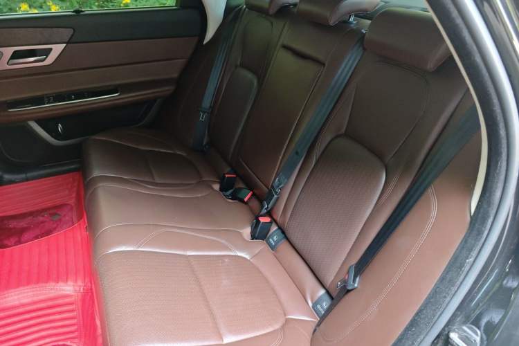Used Jaguar XFL 2017 XFL 2.0T 200PS Luxury Edition Left Rear Seat