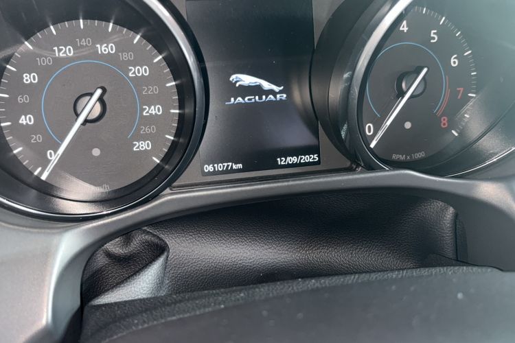 Used Jaguar XFL 2017 XFL 2.0T 200PS Elite Edition Odometer Close Up