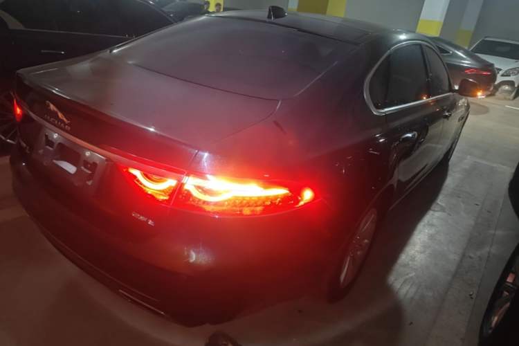 Used Jaguar XFL 2017 XFL 2.0T 240PS Luxury Edition Rear Right 45 Deg