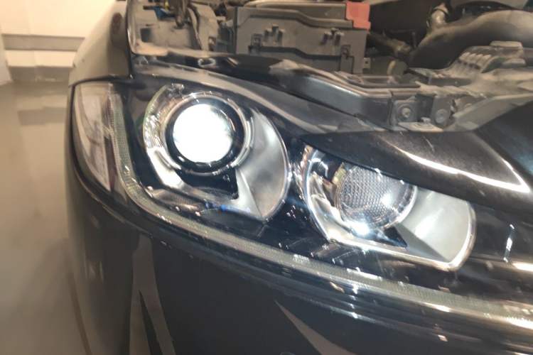 Used Jaguar XFL 2017 XFL 2.0T 200PS Luxury Edition Right Front Headlight