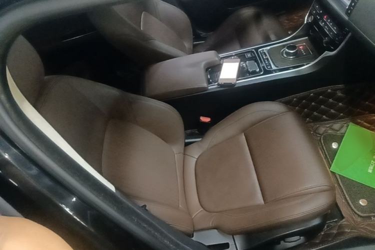 Used Jaguar XFL 2017 XFL 2.0T 240PS Luxury Edition Right Front Seat