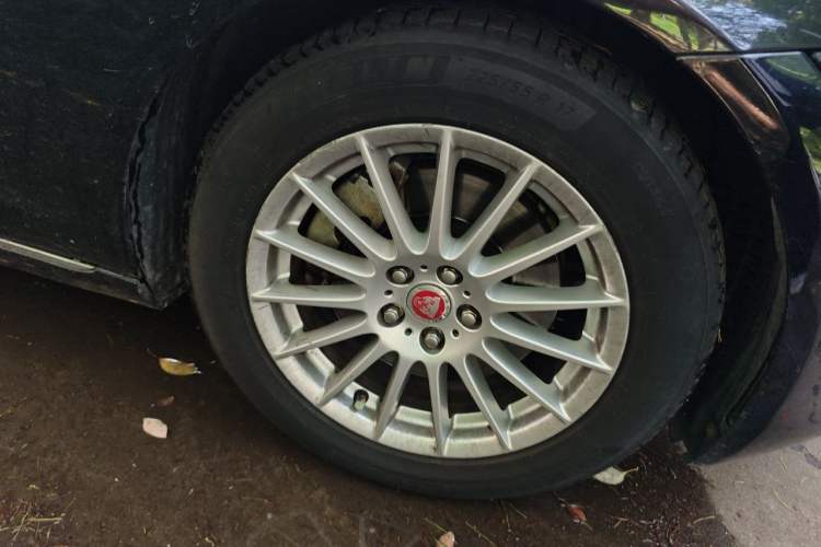 Used Jaguar XFL 2017 XFL 2.0T 200PS Luxury Edition Right Front Wheel Hub