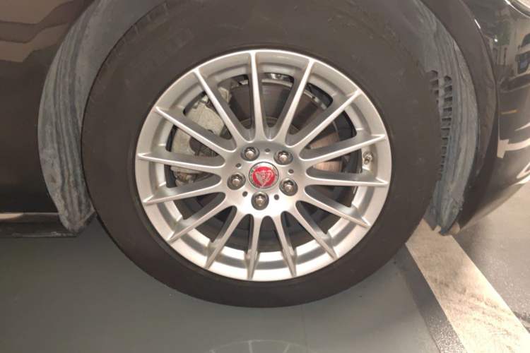 Used Jaguar XFL 2017 XFL 2.0T 200PS Luxury Edition Right Front Wheel Hub