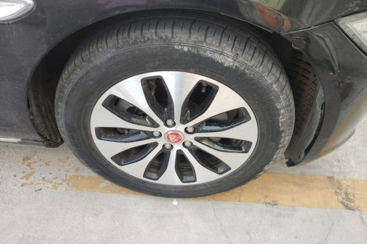 Used Jaguar XFL 2017 XFL 2.0T 200PS Luxury Edition Right Front Wheel Hub