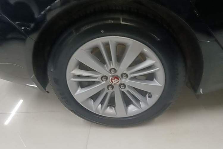 Used Jaguar XFL 2017 XFL 2.0T 240PS Luxury Edition Right Rear Wheel Hub