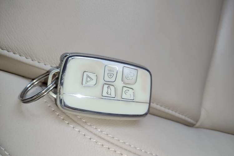 Used Jaguar XFL 2017 XFL 2.0T 200PS Elite Edition Vehicle Key