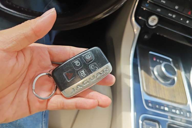 Used Jaguar XFL 2017 XFL 2.0T 200PS Elite Edition Vehicle Key