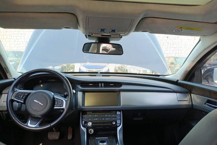 Used Jaguar XFL 2017 XFL 2.0T 200PS Luxury Edition Headliner