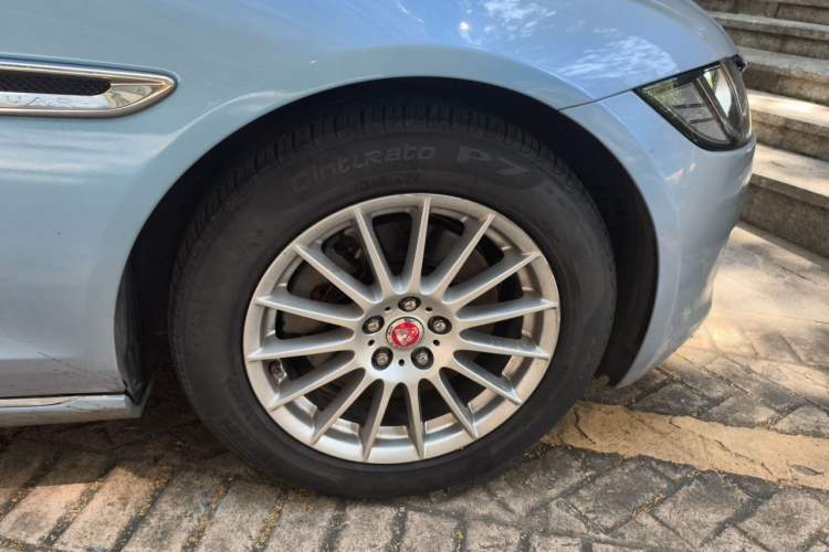 Used Jaguar XFL 2017 XFL 2.0T 200PS Luxury Edition Right Front Wheel Hub