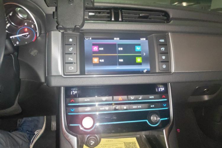 Used Jaguar XFL 2017 XFL 2.0T 200PS Luxury Edition Audio And AC Panel