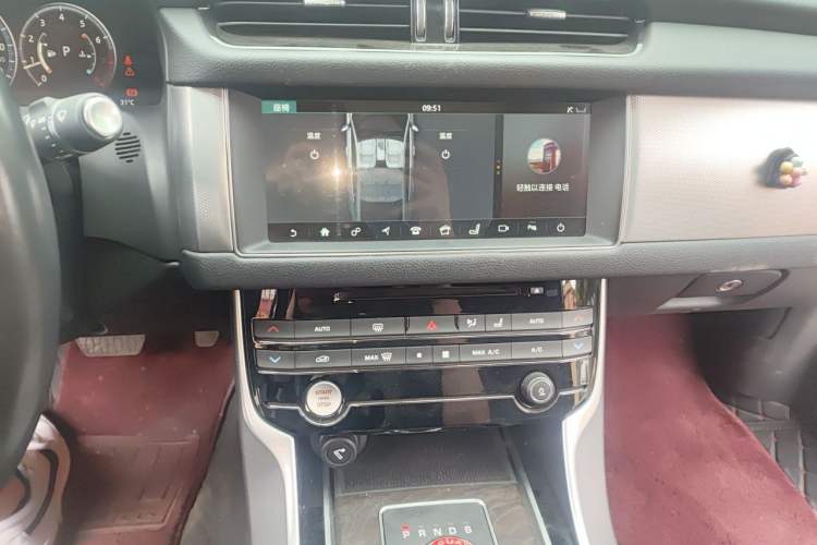 Used Jaguar XFL 2017 XFL 2.0T 240PS Premium Edition Audio And AC Panel