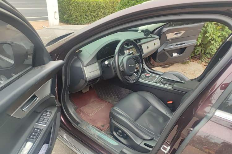Used Jaguar XFL 2017 XFL 2.0T 240PS Premium Edition Driver Seat