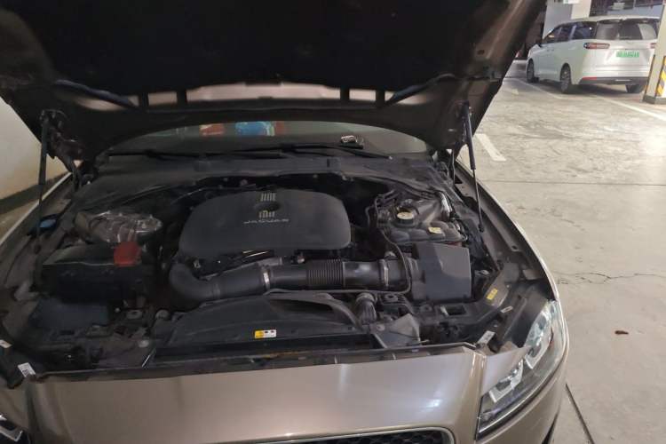 Used Jaguar XFL 2017 XFL 2.0T 200PS Luxury Edition Engine Bay Left