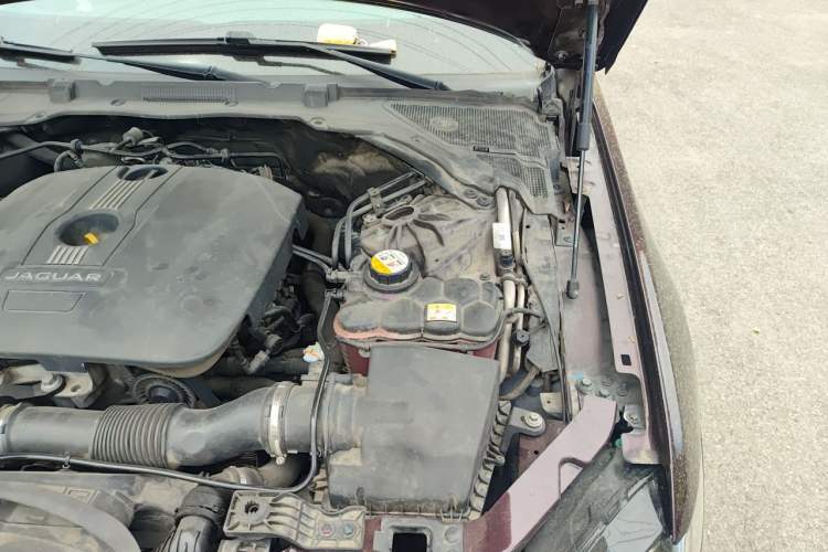 Used Jaguar XFL 2017 XFL 2.0T 240PS Premium Edition Engine Bay Left