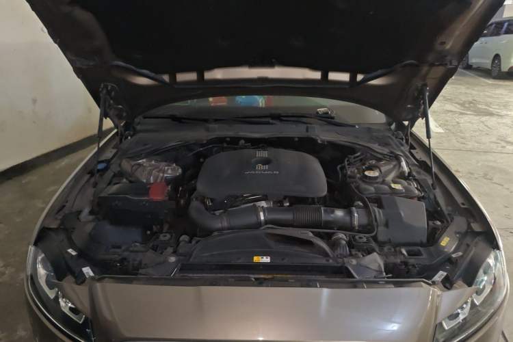Used Jaguar XFL 2017 XFL 2.0T 200PS Luxury Edition Engine Bay Right