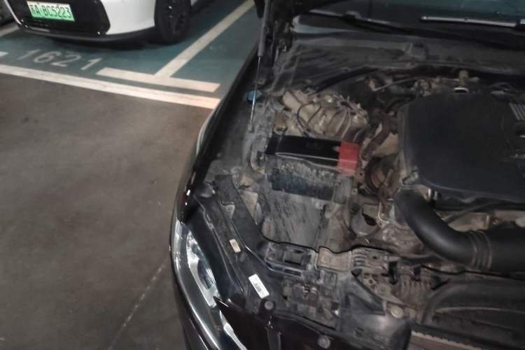 Used Jaguar XFL 2017 XFL 2.0T 200PS Elite Edition Engine Bay Right