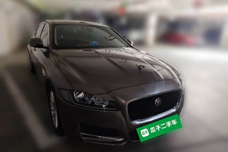 Used Jaguar XFL 2017 XFL 2.0T 200PS Luxury Edition Front Right 45 Deg