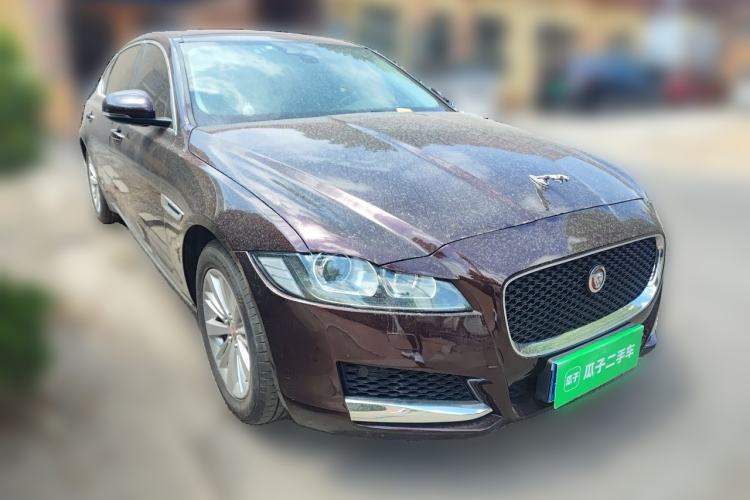 Used Jaguar XFL 2017 XFL 2.0T 240PS Premium Edition Front Right 45 Deg