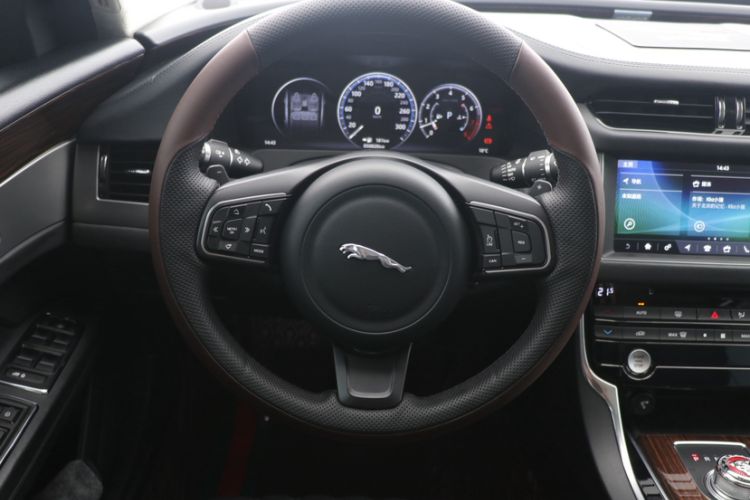 Used Jaguar XFL 2017 XFL 2.0T 240PS Luxury Edition Interior 2