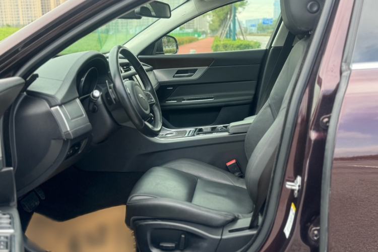 Used Jaguar XFL 2017 XFL 2.0T 200PS Elite Edition Interior 2
