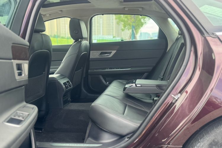 Used Jaguar XFL 2017 XFL 2.0T 200PS Elite Edition Interior 3