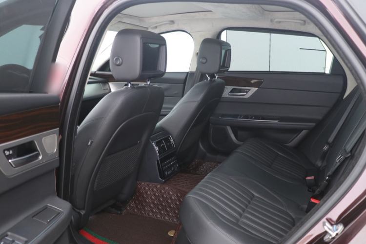 Used Jaguar XFL 2017 XFL 2.0T 240PS Luxury Edition Interior 6