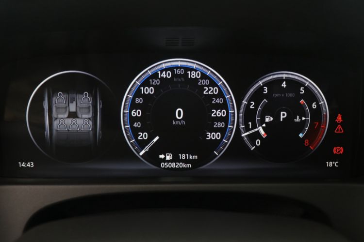 Used Jaguar XFL 2017 XFL 2.0T 240PS Luxury Edition Odometer Close Up