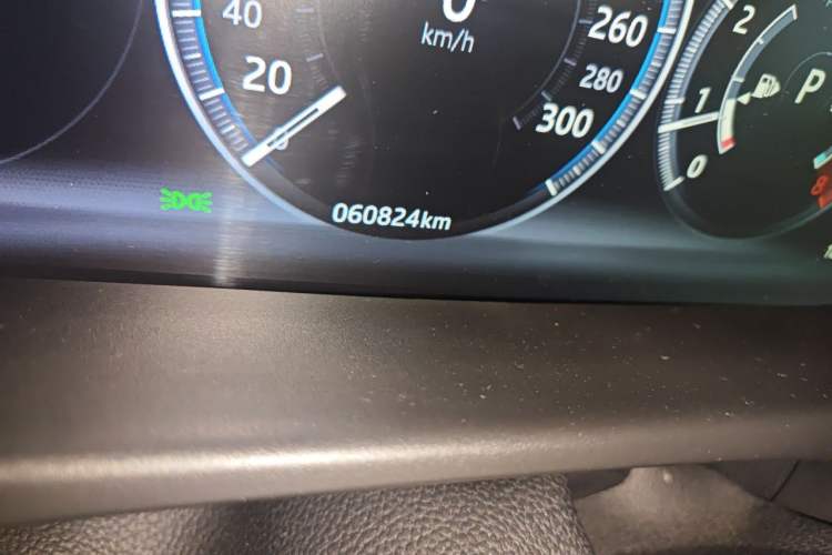 Used Jaguar XFL 2017 XFL 2.0T 240PS Premium Edition Odometer Close Up