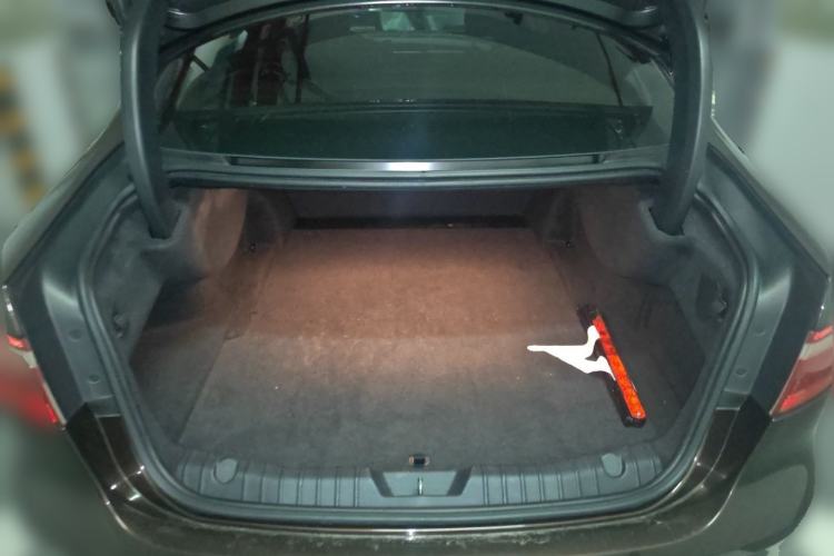 Used Jaguar XFL 2017 XFL 2.0T 200PS Luxury Edition Trunk