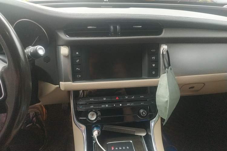 Used Jaguar XFL 2017 XFL 2.0T 240PS Luxury Edition Audio And AC Panel