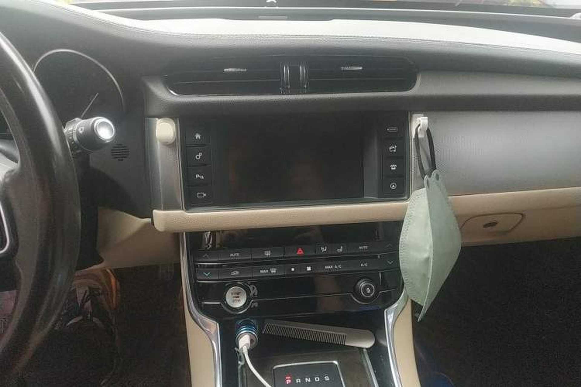 Used Jaguar XFL 2017 XFL 2.0T 240PS Luxury Edition Audio And AC Panel