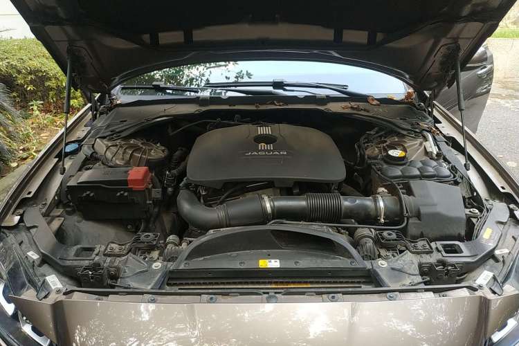 Used Jaguar XFL 2017 XFL 2.0T 240PS Luxury Edition Engine Bay