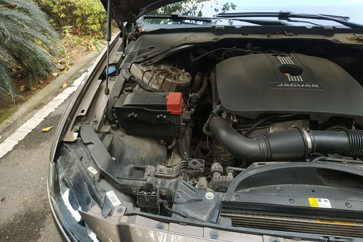 Used Jaguar XFL 2017 XFL 2.0T 240PS Luxury Edition Engine Bay Right