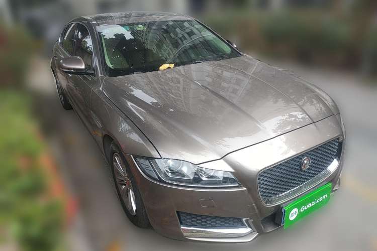 Used Jaguar XFL 2017 XFL 2.0T 240PS Luxury Edition Front Right 45 Deg
