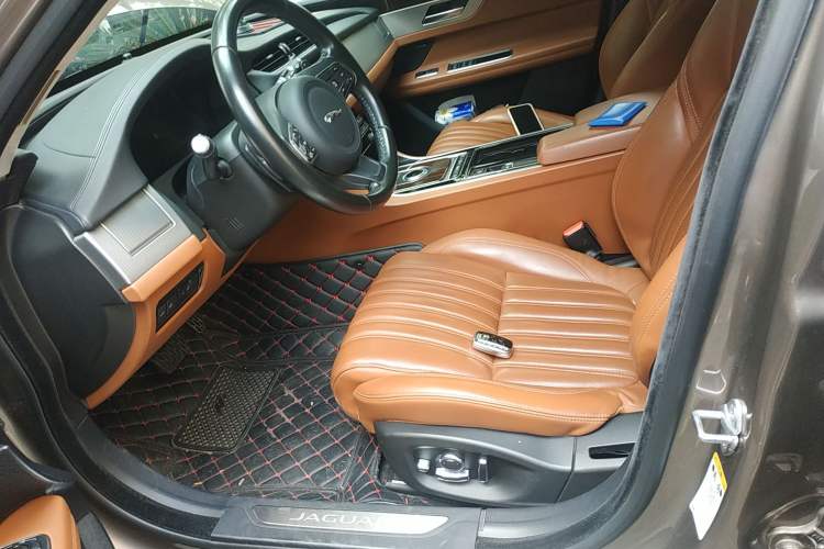 Used Jaguar XFL 2017 XFL 2.0T 240PS Luxury Edition Left Front Seat