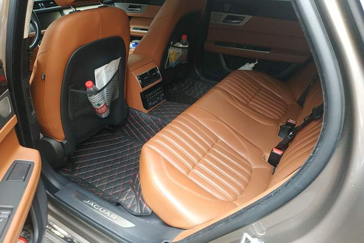 Used Jaguar XFL 2017 XFL 2.0T 240PS Luxury Edition Left Rear Seat