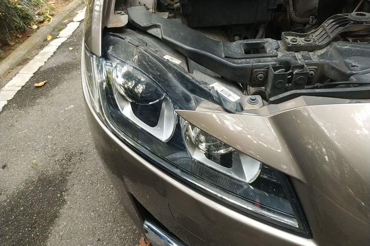Used Jaguar XFL 2017 XFL 2.0T 240PS Luxury Edition Right Front Headlight