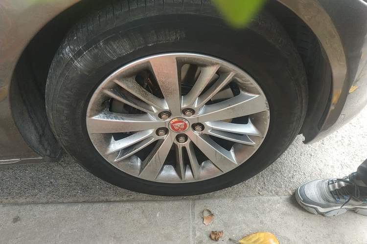 Used Jaguar XFL 2017 XFL 2.0T 240PS Luxury Edition Right Front Wheel Hub