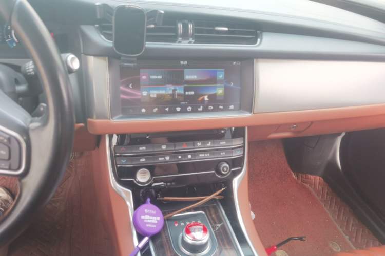 Used Jaguar XFL 2017 XFL 2.0T 240PS Luxury Edition Audio And AC Panel