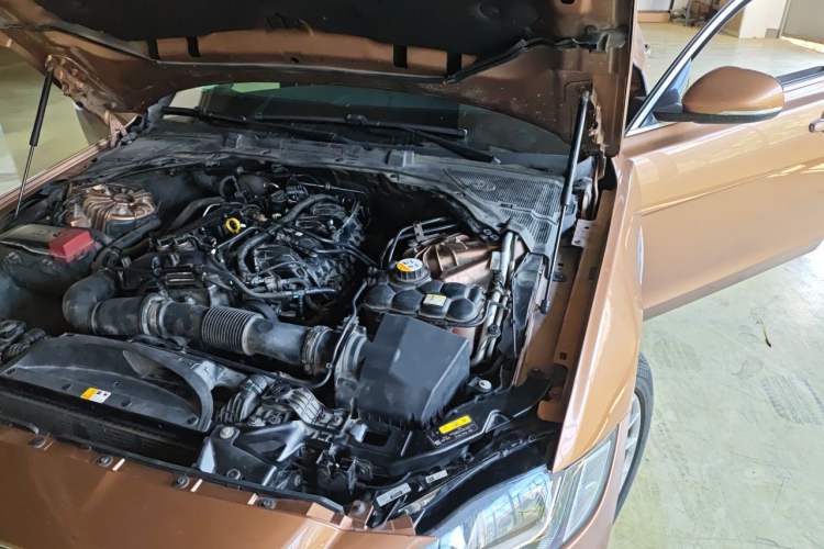 Used Jaguar XFL 2017 XFL 2.0T 200PS Windflower Edition Engine Bay Left