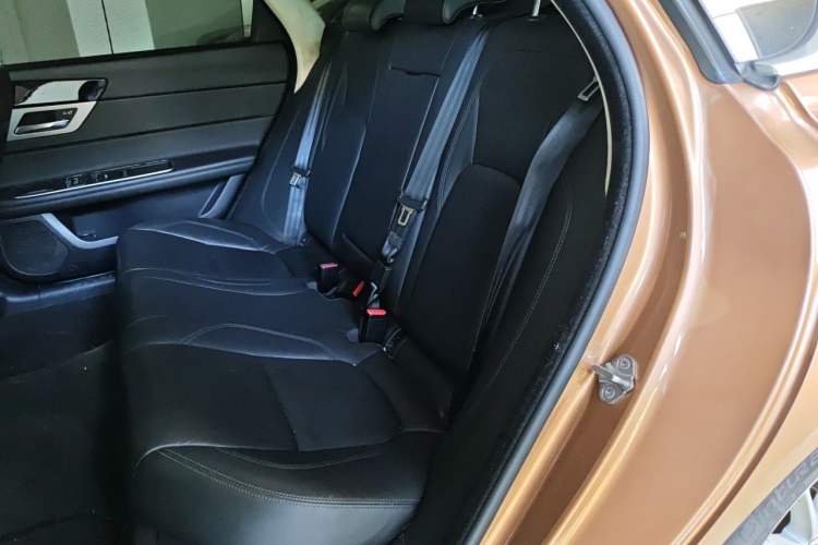 Used Jaguar XFL 2017 XFL 2.0T 200PS Windflower Edition Left Rear Seat