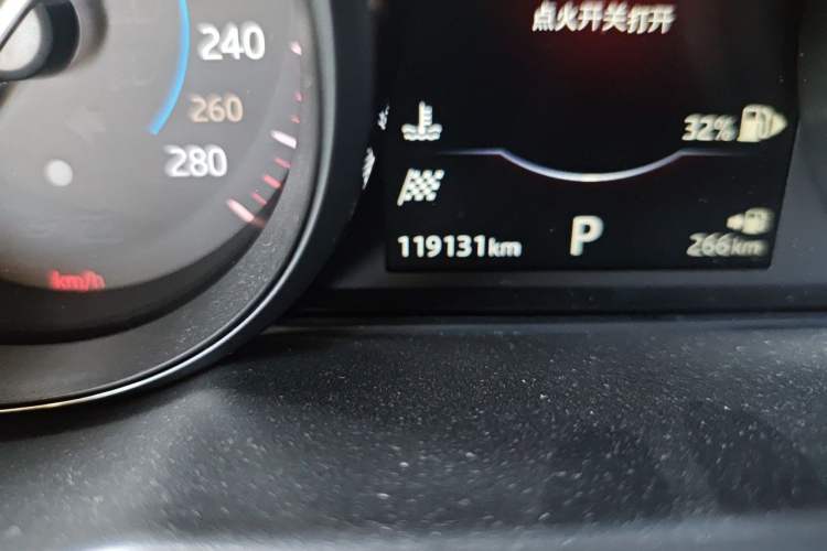 Used Jaguar XFL 2017 XFL 2.0T 200PS Windflower Edition Odometer Close Up