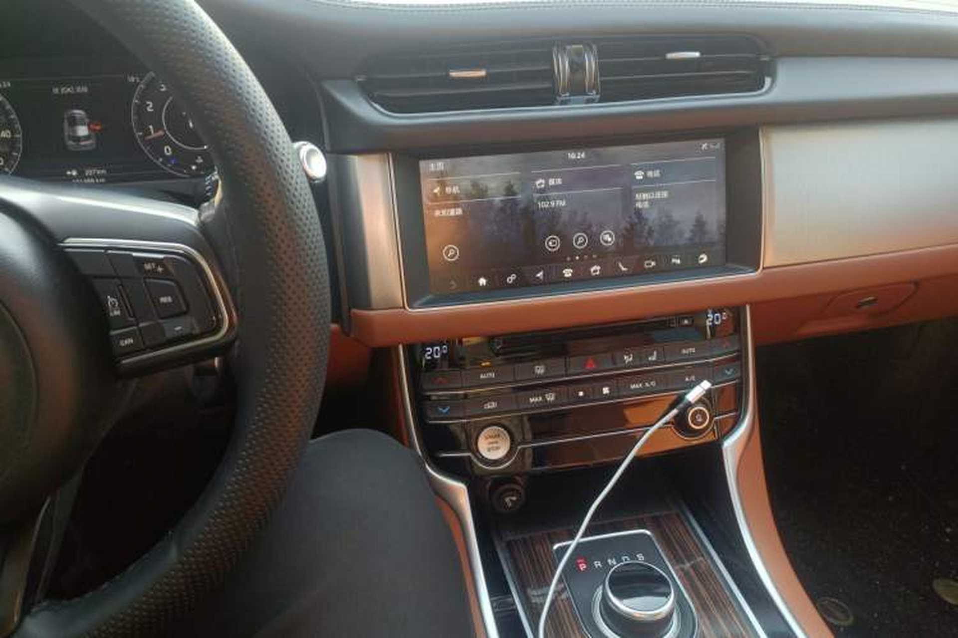 Used Jaguar XFL 2017 XFL 2.0T 240PS Luxury Edition Audio And AC Panel